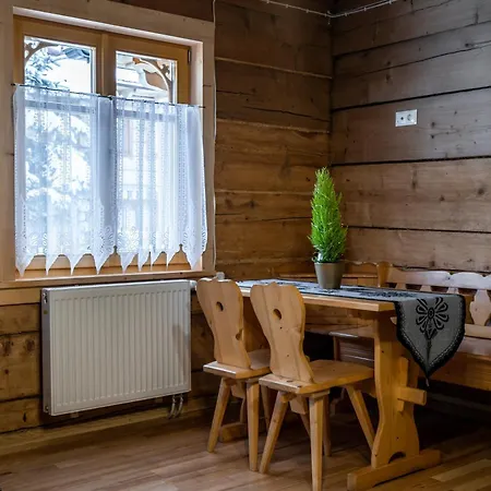 U świerków 2 - Zabytkowe 4 I 8 Osobowe, W Każdym 2 Sypialnie, 2 łazienki, Aneks Kuchenny, Balkon, 1,5km Termy Chochołowskie * Chocholow