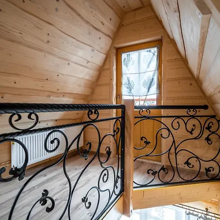 U świerków 2 - Zabytkowe 4 I 8 Osobowe, W Każdym 2 Sypialnie, 2 łazienki, Aneks Kuchenny, Balkon, 1,5km Termy Chochołowskie Gospodarstwo wiejskie Chocholow