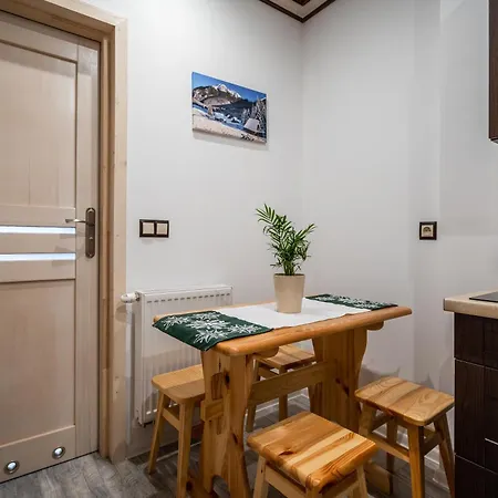 Gospodarstwo wiejskie U świerków 2 - Zabytkowe 4 I 8 Osobowe, W Każdym 2 Sypialnie, 2 łazienki, Aneks Kuchenny, Balkon, 1,5km Termy Chochołowskie *