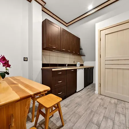 Casa rural U świerków 2 - Zabytkowe 4 I 8 Osobowe, W Każdym 2 Sypialnie, 2 łazienki, Aneks Kuchenny, Balkon, 1,5km Termy Chochołowskie